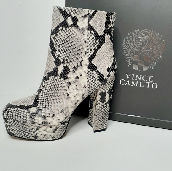 Vince Camuto Shoes - 🆕️ Vince Camuto Leslieon Platform Bootie